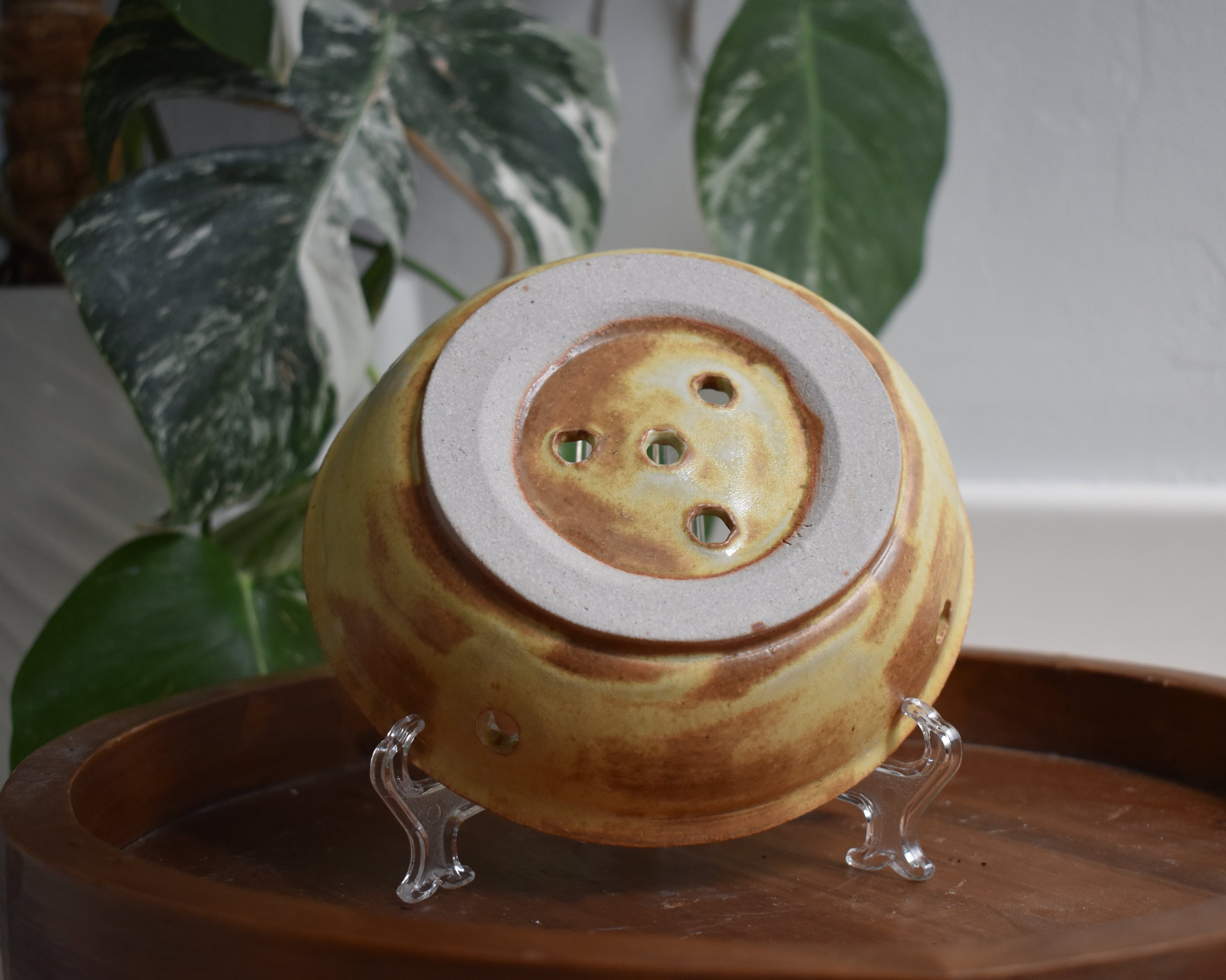 Bee Kind Honeycomb Berry Bowl – Handmade Ceramic *Preorder*